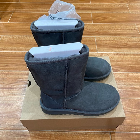 UGG Australia classic boots grey size 6 - Picture 2 of 7